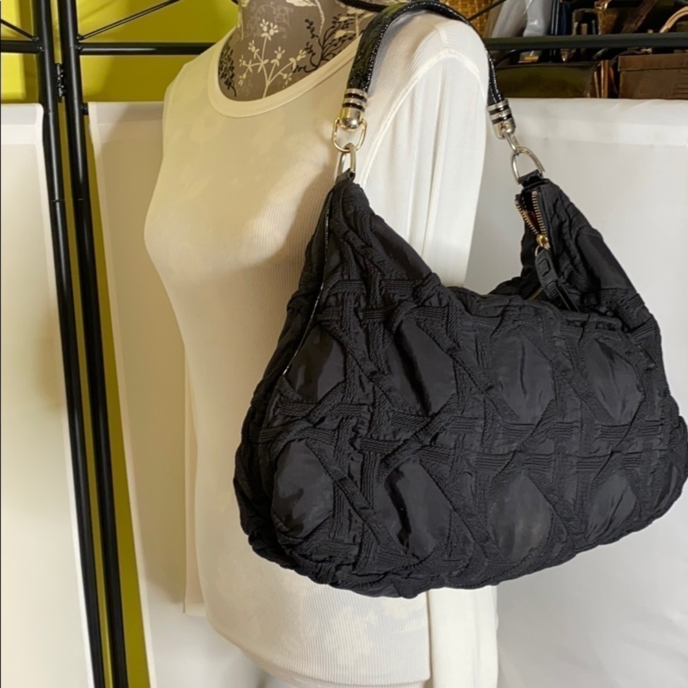 Stuart Weitzman Black Quilted Hobo Bag with Leather Handles - Picture 3 of 16